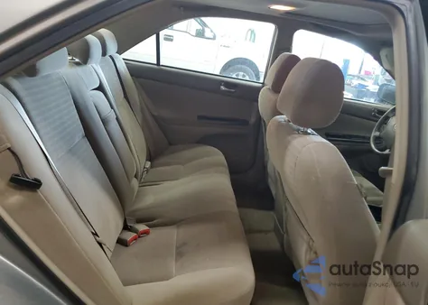 2005 Toyota Camry Le z USA, uszkodzony, nr VIN 4T1BE30K25U615688